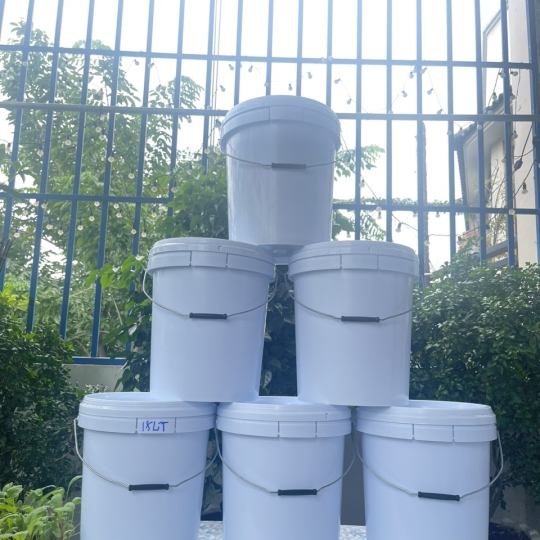 XÔ NHỰA TRẮNG 18L